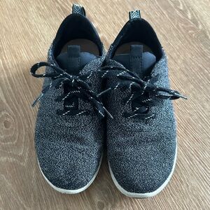 TOMS Women’s Black and White Knit Sneakers